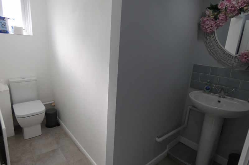 Ground floor W/C- click for photo gallery